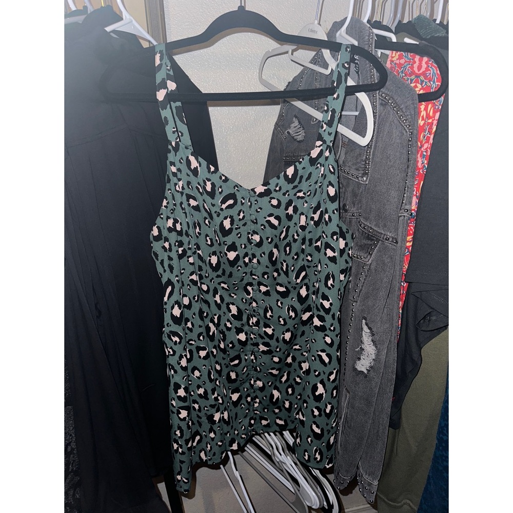 EUC Torrid top